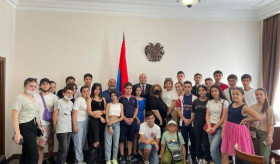 Школьники из Еревана посетили Генеральное консульство РА в Санкт-Петербурге.